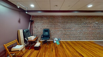 102 S Steele St, Sanford, NC à louer Photo intérieure– Image 1 sur 5