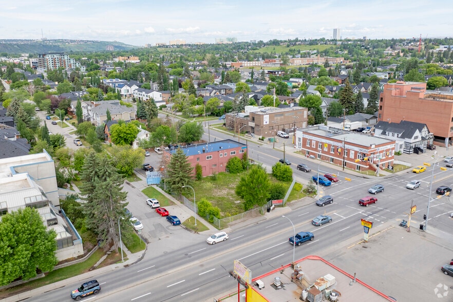 1601 Kensington Rd NW, Calgary, AB à vendre - Aérien – Image 2 sur 2