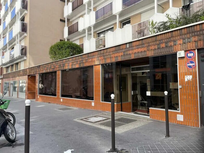 Local commercial dans Paris à louer - Photo de l’immeuble – Image 1 sur 14