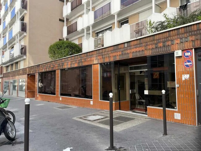 Plus de détails pour Bureau, Local commercial à louer