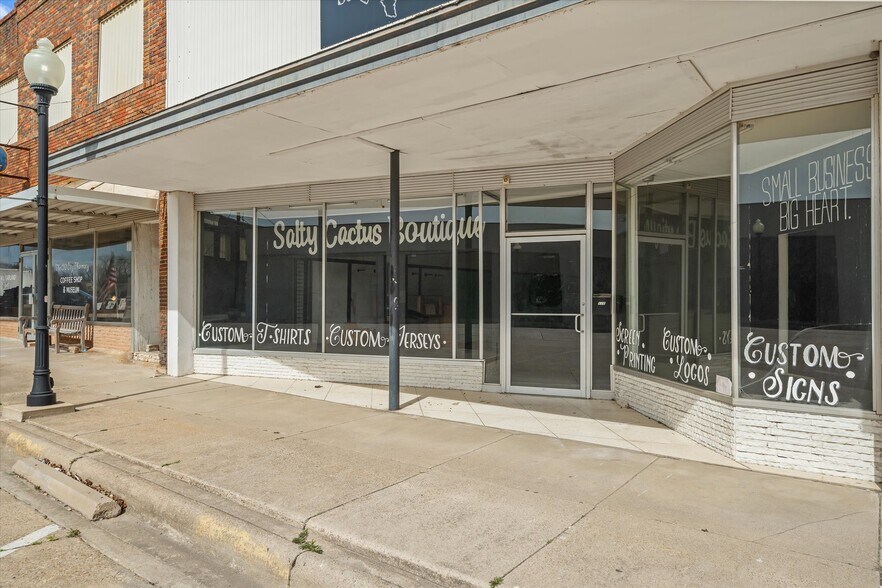 110 W Frank St, Grand Saline, TX à vendre - Photo de l’immeuble – Image 2 sur 24
