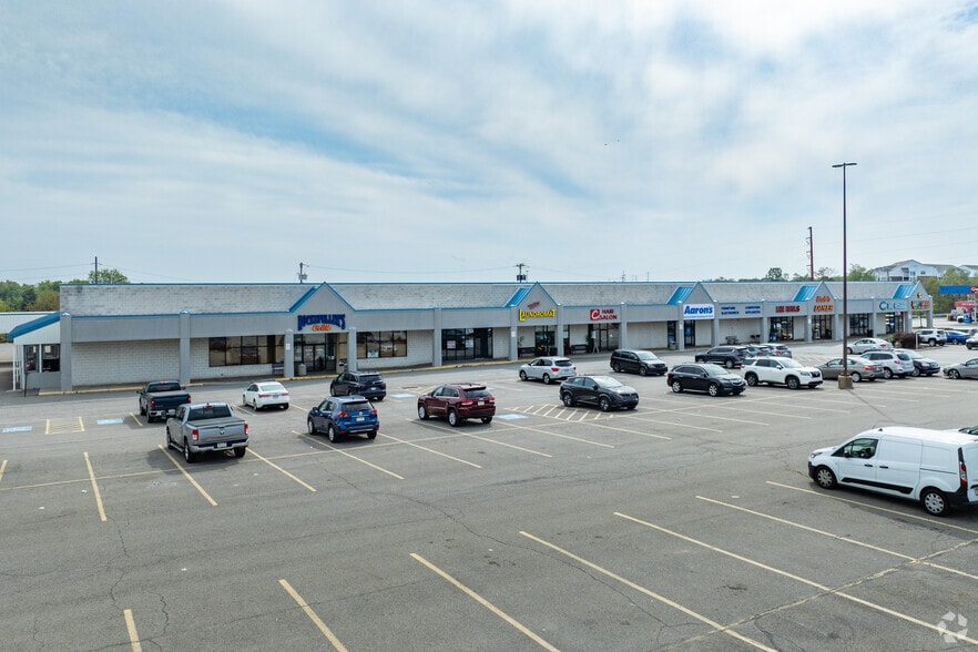 1811-1833 Mckees Rocks Rd, McKees Rocks, PA à louer - Photo de l’immeuble – Image 3 sur 4