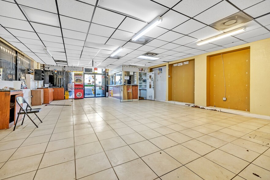 1224 NE 163rd St, North Miami Beach, FL à louer - Photo intérieure – Image 3 sur 5