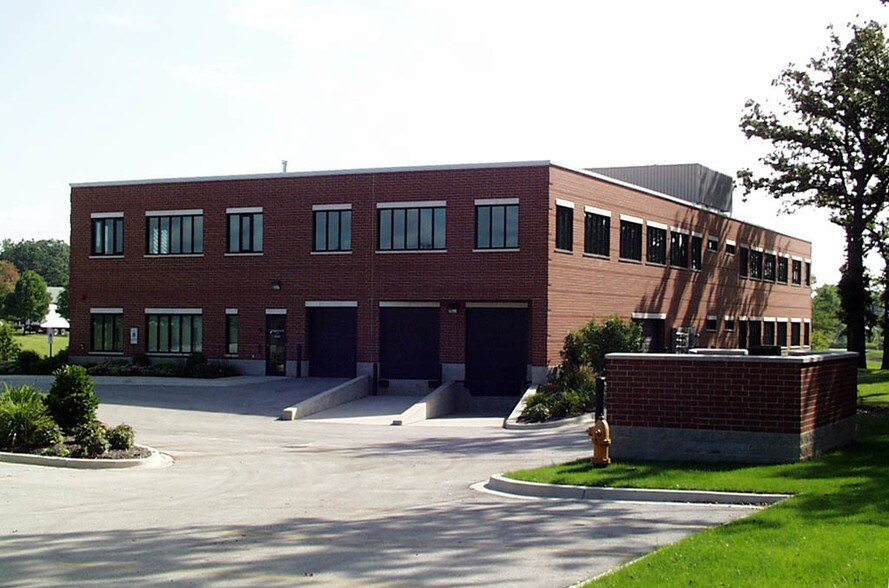 1005 Internationale Pky, Woodridge, IL à louer - Photo de l’immeuble – Image 2 sur 7