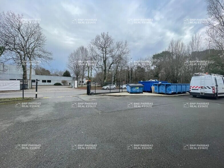 1 Rue Claude Chappe, Pessac à louer - Photo de l’immeuble – Image 2 sur 12