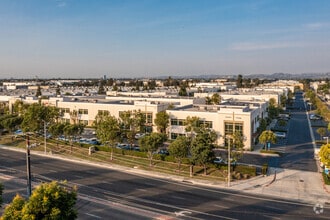1195 Warner Ave, Tustin, CA - Vue aérienne vue de carte