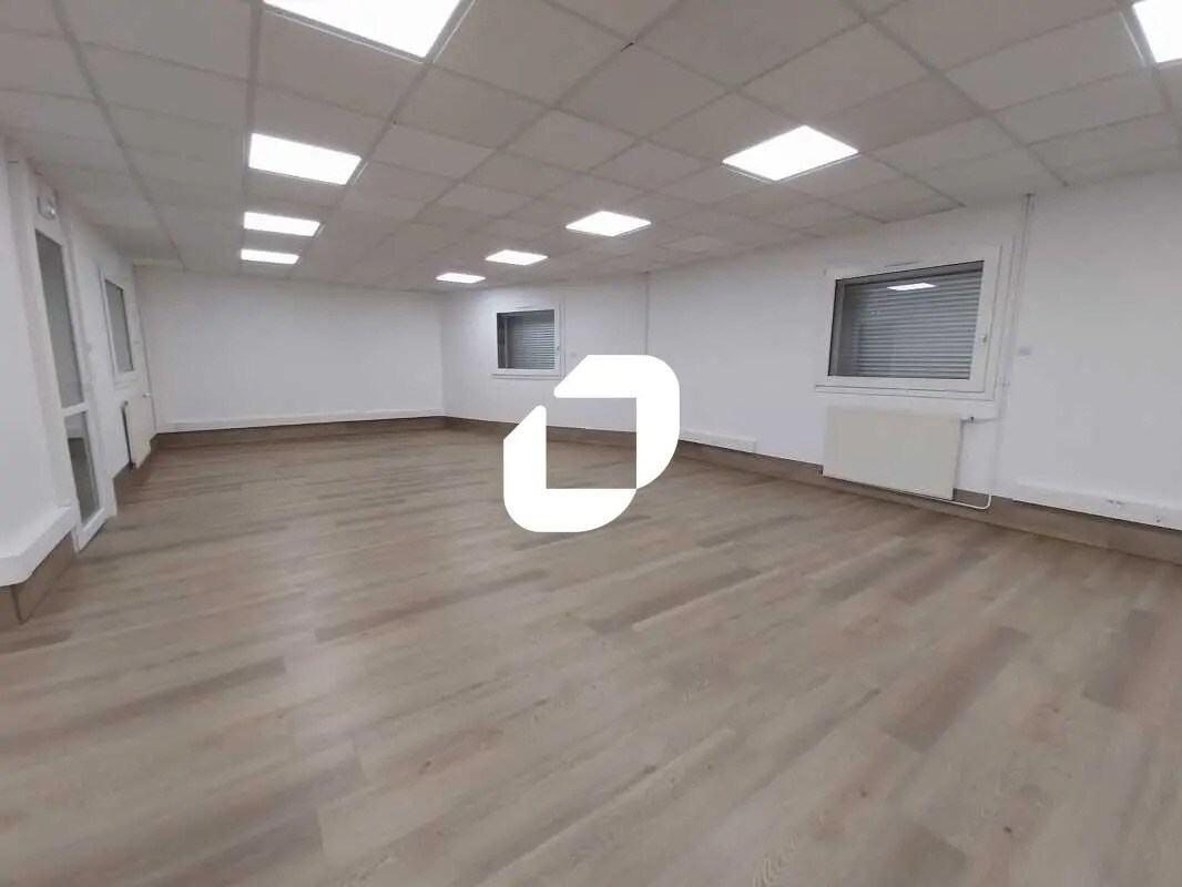 5 Avenue Pavlov, Trappes à louer Photo de l’immeuble– Image 1 sur 7