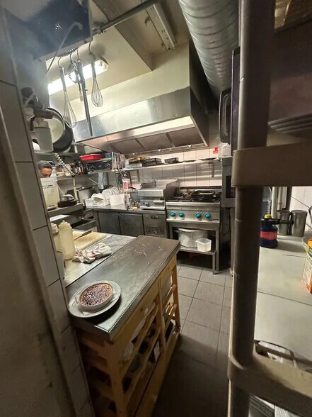 Local commercial dans Paris à louer - Photo intérieure – Image 2 sur 6