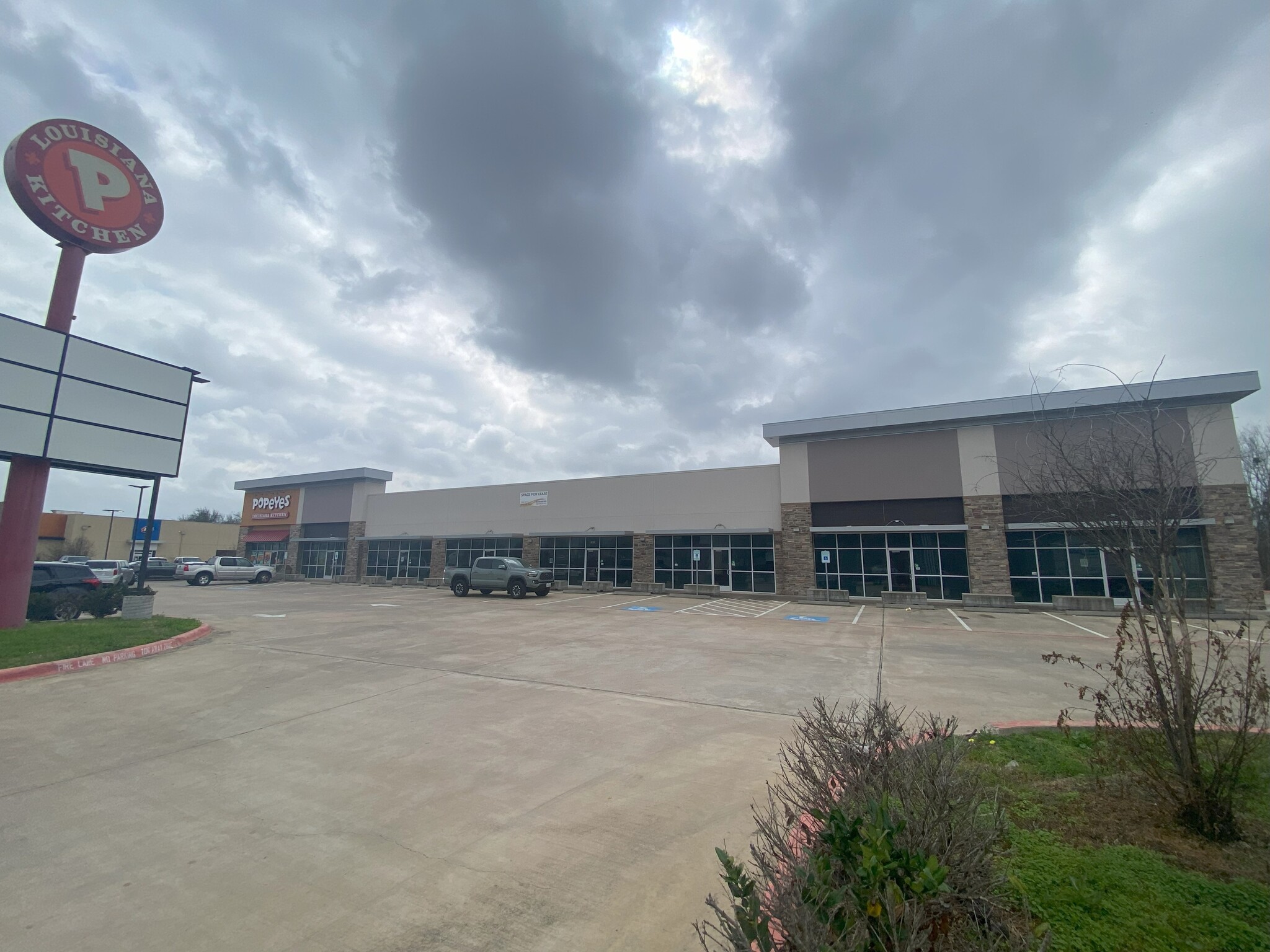 3833 S Main St, Stafford, TX à louer Photo de l’immeuble– Image 1 sur 3