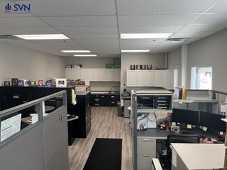 Plus de détails pour 707 Colomba Ct, St Charles, IL - Bureau à louer
