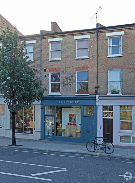 283 Lillie Rd, Londres à vendre - Photo principale – Image 2 sur 2