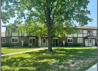 Plus de détails pour 6868-6870 W Kathleen Ct, Franklin, WI - Logement à vendre