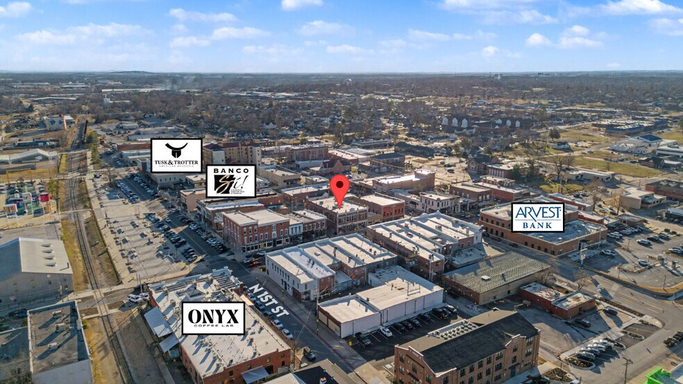 116B W Walnut St, Rogers, AR à louer - Photo de l’immeuble – Image 3 sur 21