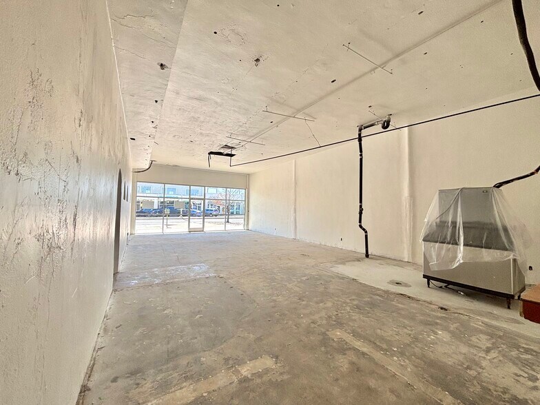 300-308 W Jefferson Blvd, Dallas, TX à louer - Photo de l’immeuble – Image 3 sur 9