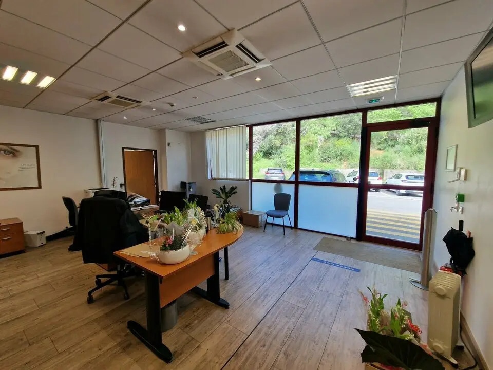 Industriel/Logistique dans Vallauris à louer Photo intérieure– Image 1 sur 6