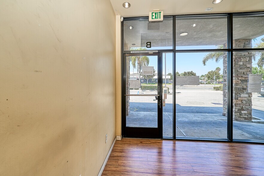 6242 Beach Blvd, Buena Park, CA à louer - Photo de l’immeuble – Image 3 sur 39