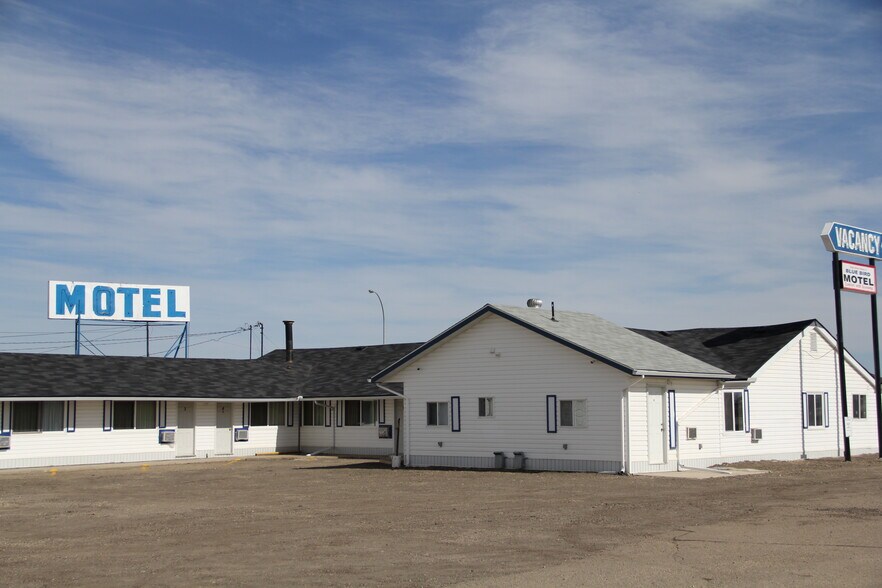4001 48 Ave, Innisfail, AB à vendre - Photo de l’immeuble – Image 2 sur 8