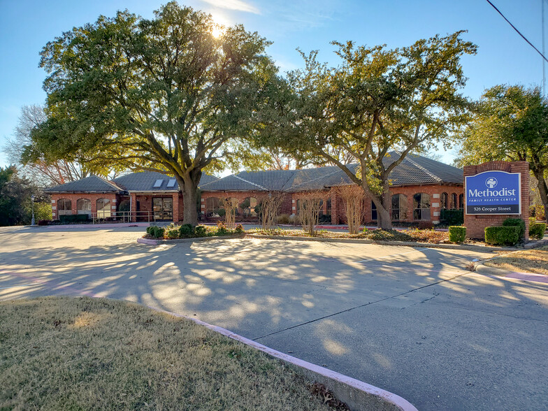 326 Cooper St, Cedar Hill, TX à louer - Photo principale – Image 1 sur 17