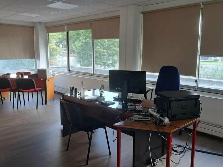 Bureau dans Limeil-Brévannes à louer - Photo de l’immeuble – Image 3 sur 6