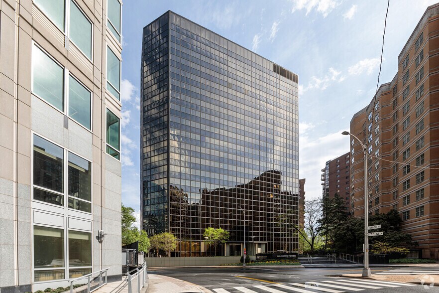 1300 N 17th St, Arlington, VA à louer - Photo principale – Image 1 sur 19