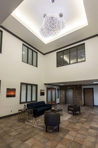 5296 S Commerce Dr, Murray, UT à vendre - Hall d’entrée – Image 3 sur 4