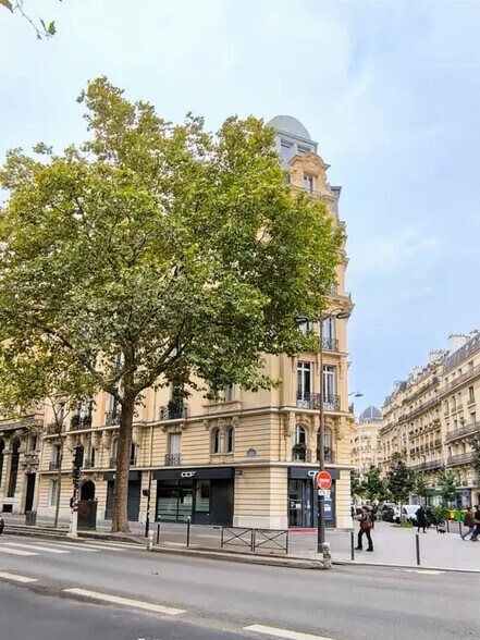 Local commercial dans Paris à louer - Photo de l’immeuble – Image 2 sur 8