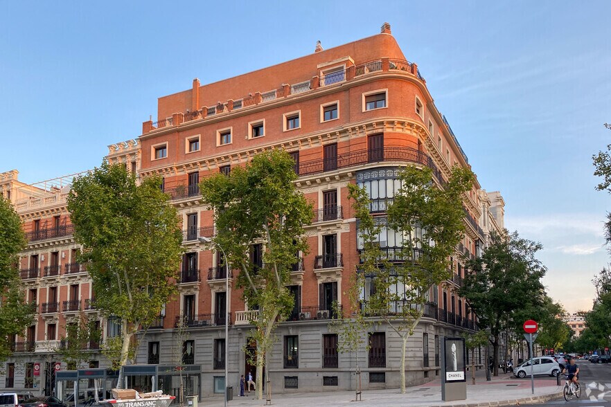 Bureau dans Madrid, Madrid à louer - Photo de l’immeuble – Image 2 sur 2