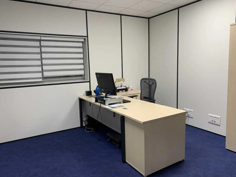 Bureau dans Chaingy à louer - Photo intérieure – Image 2 sur 14