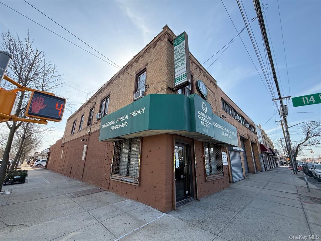 11420 Rockaway Blvd, Jamaica, NY à vendre Photo principale– Image 1 sur 12