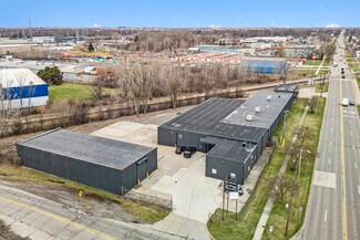 Plus de détails pour 24155 Schoenherr Rd, Warren, MI - Industriel/Logistique à vendre