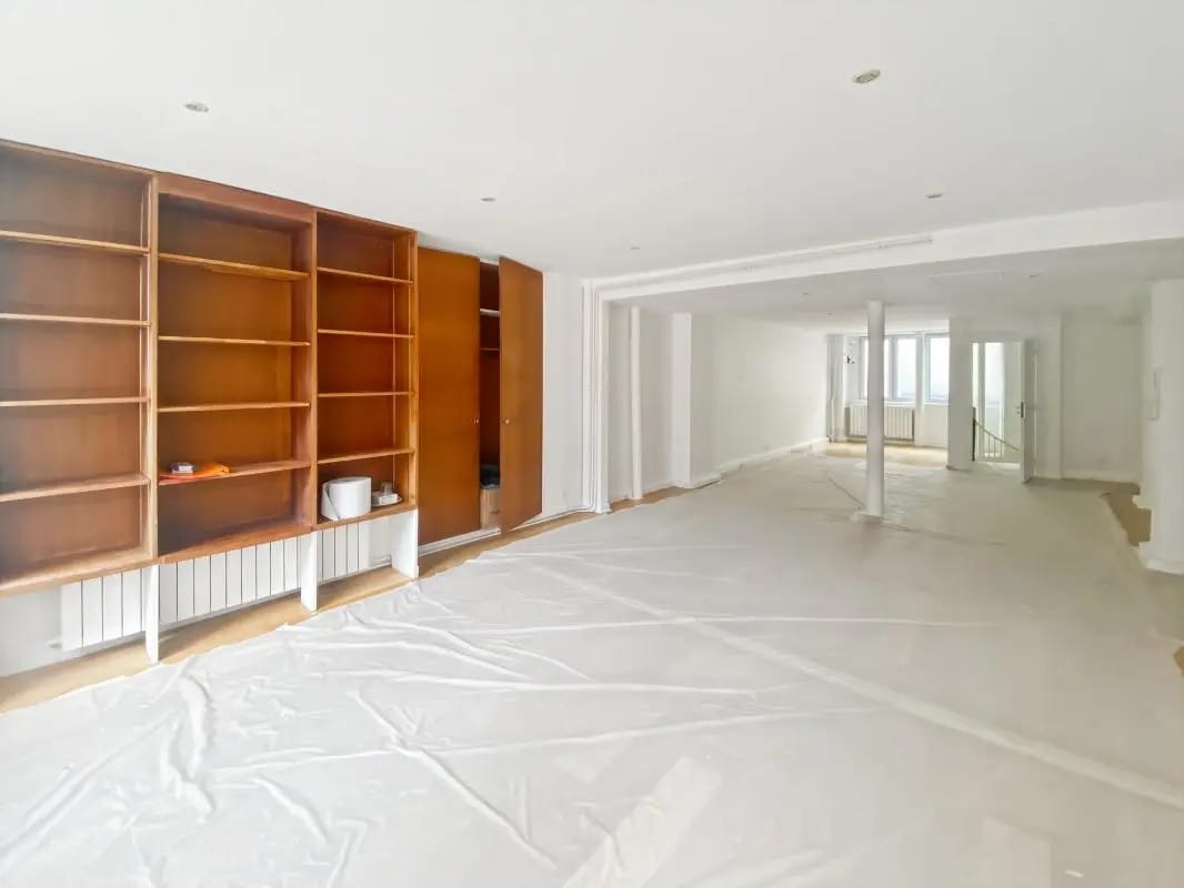 Local commercial dans Paris à louer Photo de l’immeuble– Image 1 sur 8