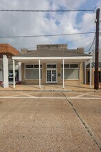 313 E Main St, Humble, TX à louer Photo de l’immeuble– Image 2 sur 9