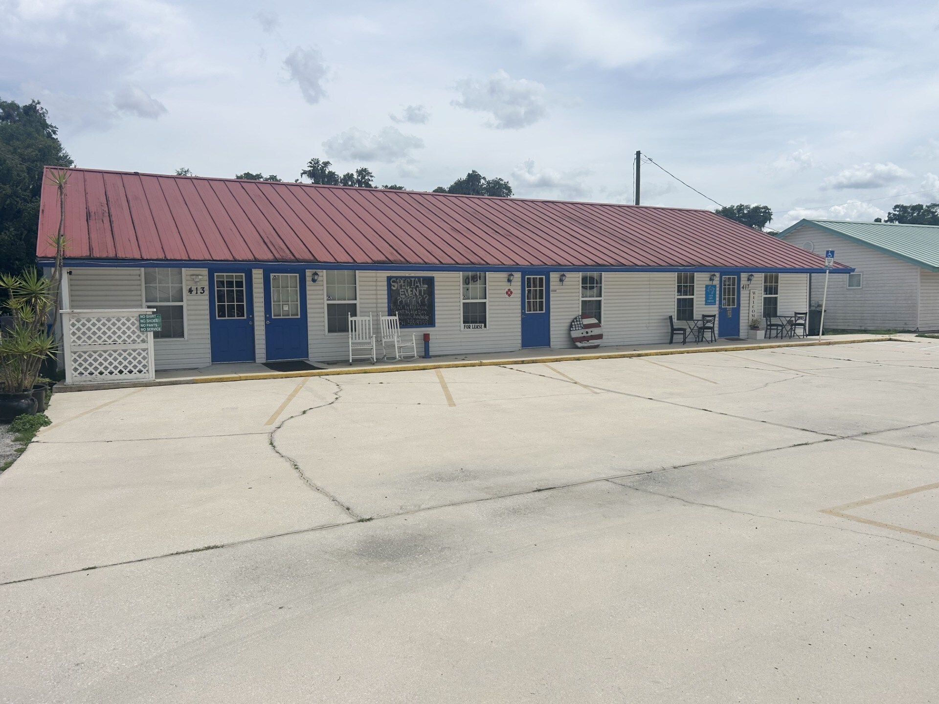 413 Elm St, Welaka, FL à vendre Photo de l’immeuble– Image 1 sur 26