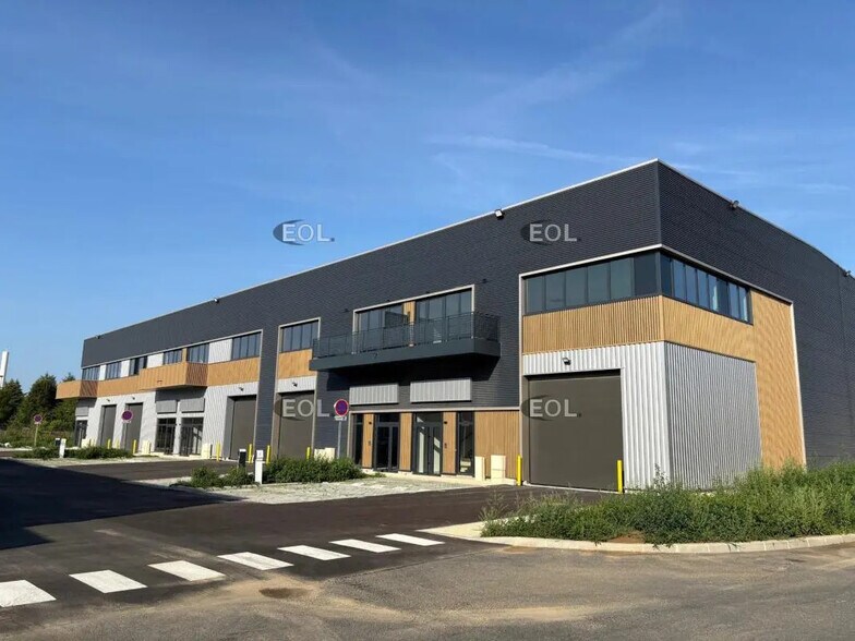 Local d’activités dans Chalifert à louer - Photo de l’immeuble – Image 2 sur 11