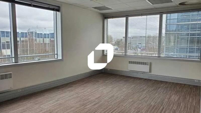 Bureau dans Villepinte à louer - Photo de l’immeuble – Image 3 sur 9