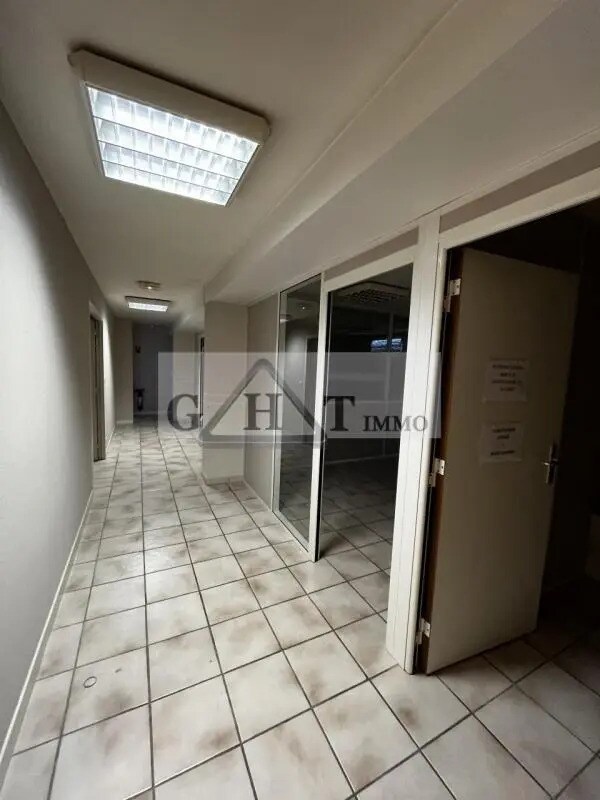 Plus de détails pour Bureau à vendre