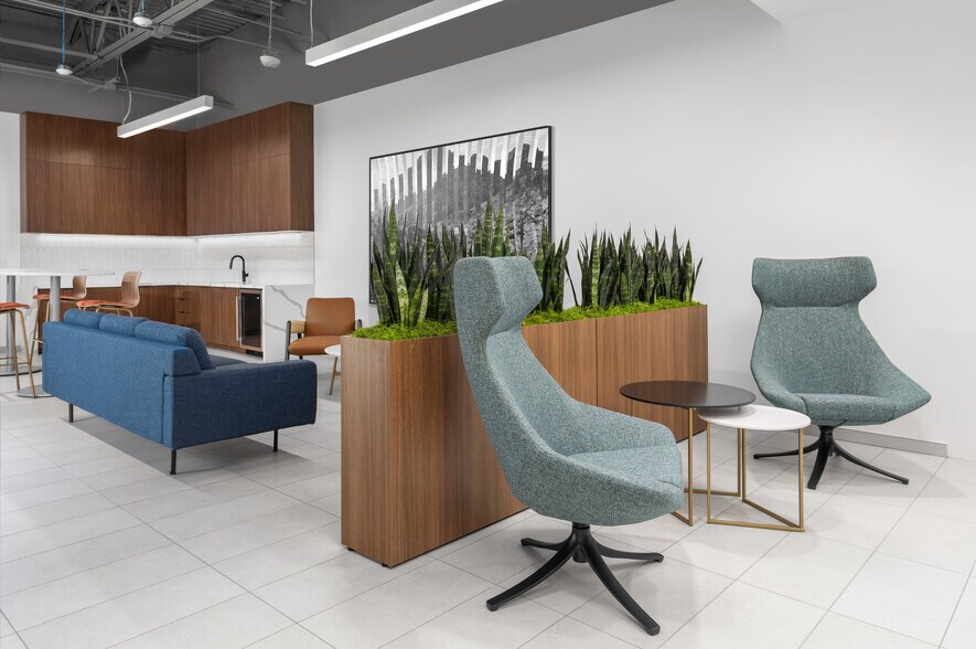 1130 N Alma School Rd, Mesa, AZ à louer - Photo de l’immeuble – Image 3 sur 30