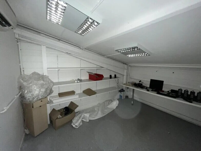 Local commercial dans Nemours à louer - Photo intérieure – Image 2 sur 9