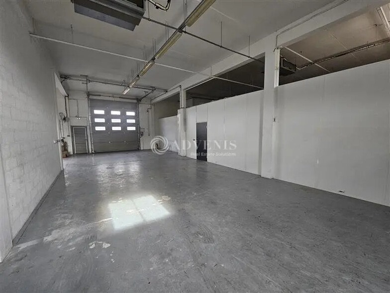 Local d’activités dans Neuilly-sur-Marne à louer - Photo intérieure – Image 3 sur 12