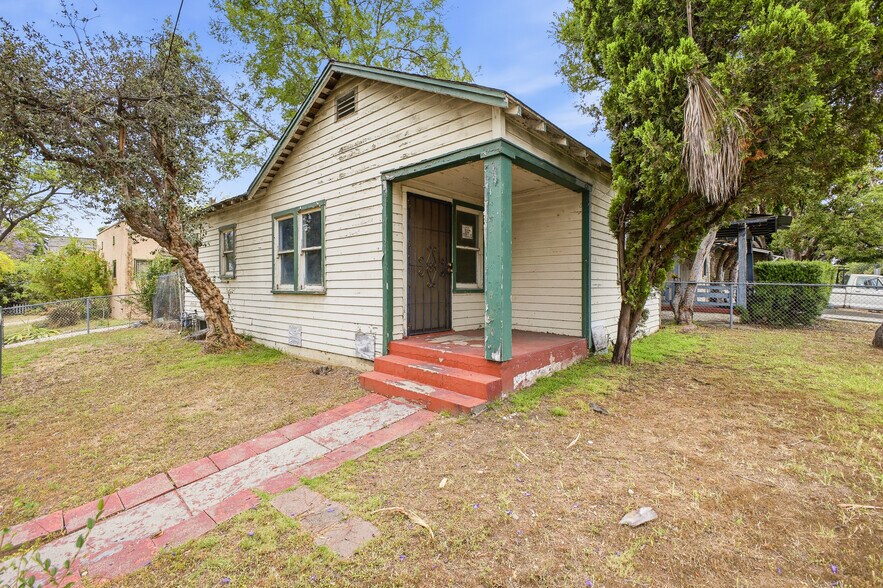 1039 Grevelia St, South Pasadena, CA à vendre - Photo de l’immeuble – Image 1 sur 18