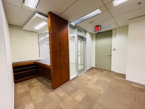 45 Sheppard Ave E, Toronto, ON à louer Photo intérieure– Image 1 sur 6