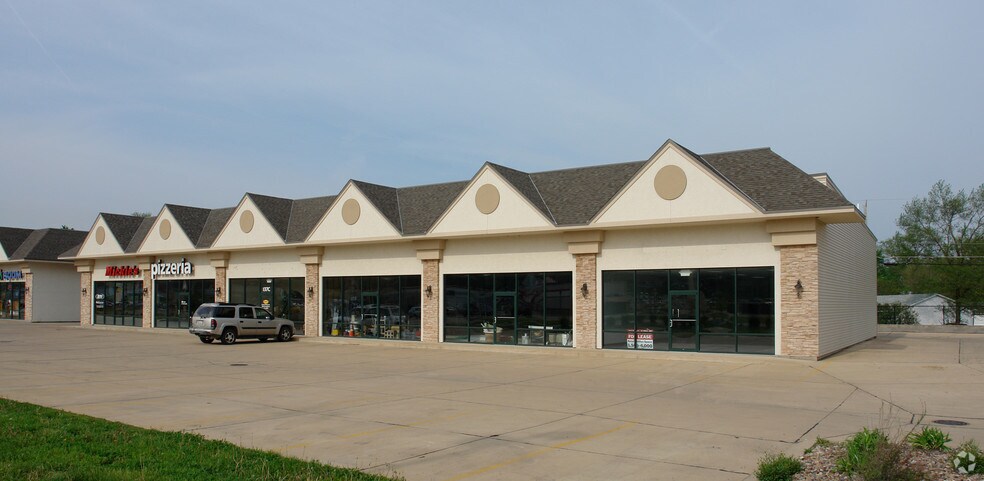 135 Radio City Dr, Pekin, IL à louer - Photo de l’immeuble – Image 3 sur 10
