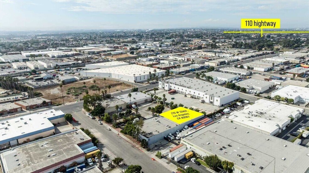 215 W 134th St, Los Angeles, CA à vendre - Photo de l’immeuble – Image 3 sur 26