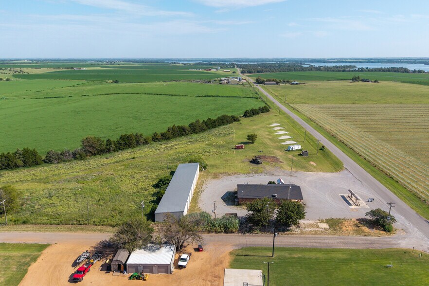 28198 County Street 2530, Fort Cobb, OK à vendre - Photo de l’immeuble – Image 2 sur 36