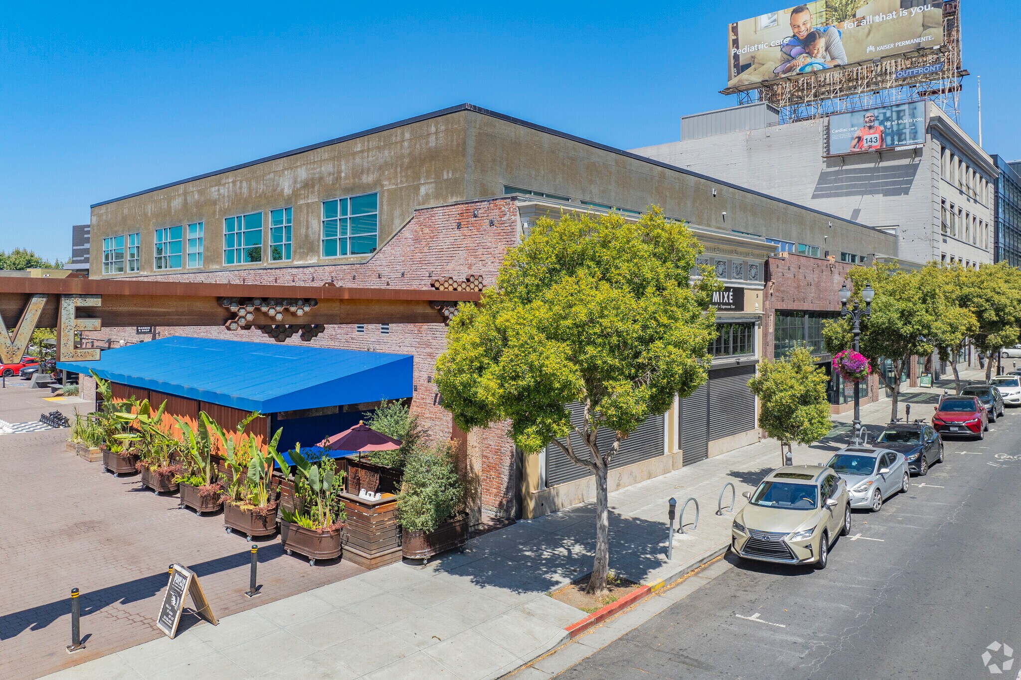 2335-2345 Broadway, Oakland, CA à louer Photo principale– Image 1 sur 41