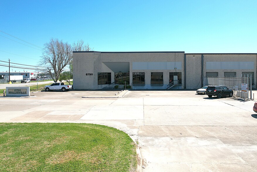 8790 Wallisville Rd, Houston, TX à louer - Photo de l’immeuble – Image 3 sur 12