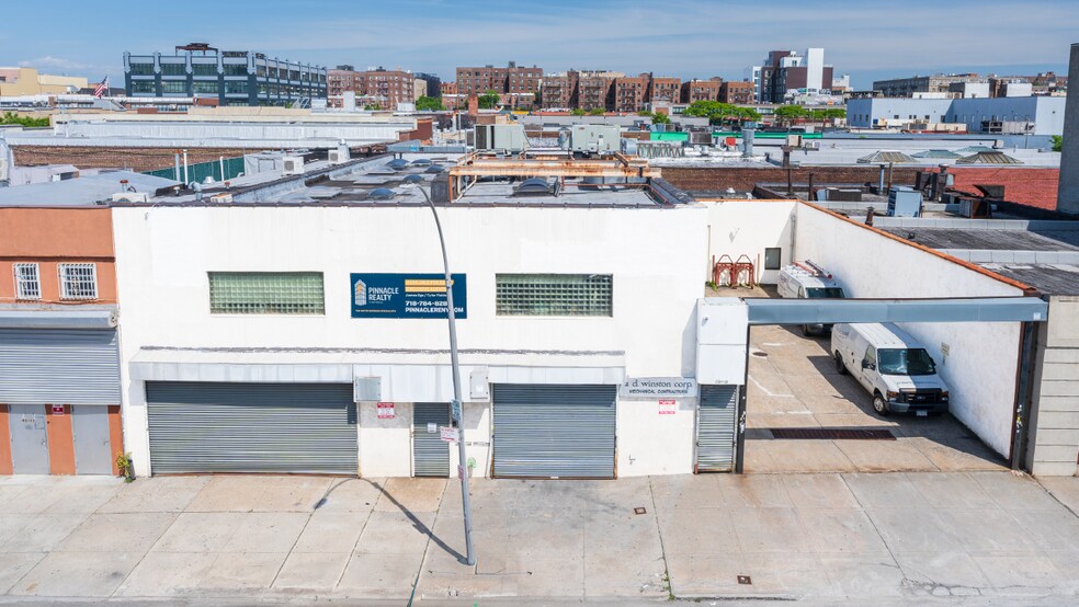 4315 36th St, Long Island City, NY à louer - Photo de l’immeuble – Image 1 sur 9