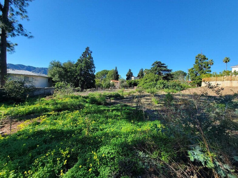 2442 Cross st, La Crescenta, CA à vendre - Photo principale – Image 1 sur 6