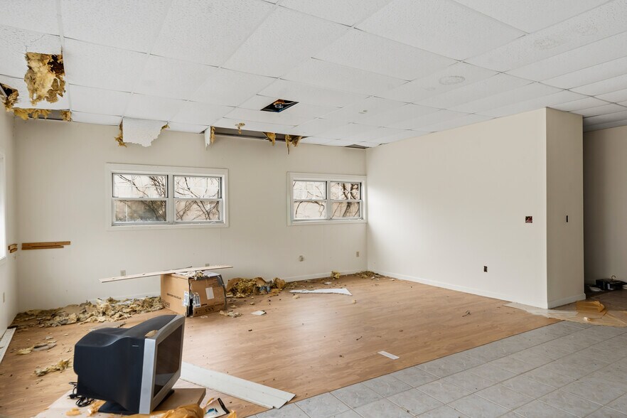 360 SW Cutoff, Northborough, MA à vendre - Photo de l’immeuble – Image 3 sur 35