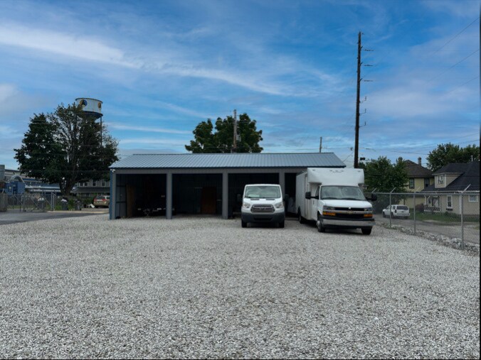 2015 S East St, Indianapolis, IN à louer - Photo de l’immeuble – Image 2 sur 3